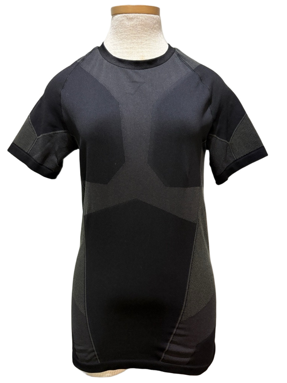 Gymshark sz L black and grey athletic shirt